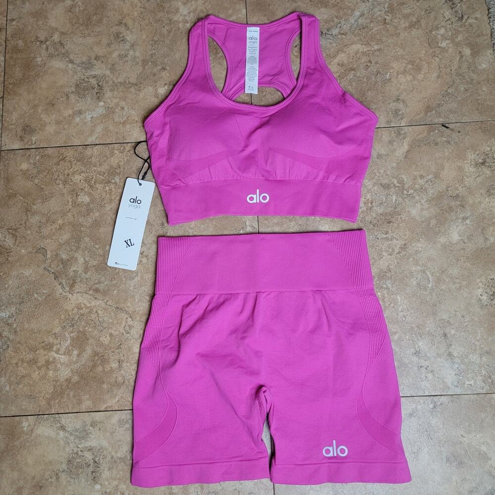 ALO Yoga Sz XL Racerback Sport Bra Biker Shorts Pink Athletic Activewear Gym Set